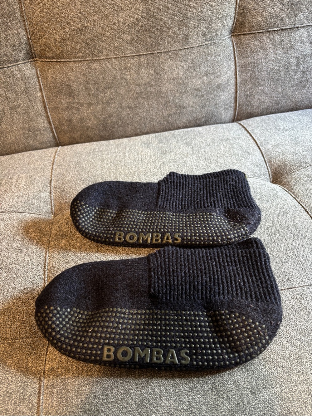 Bombas Men's Gripper Slippers in Navy